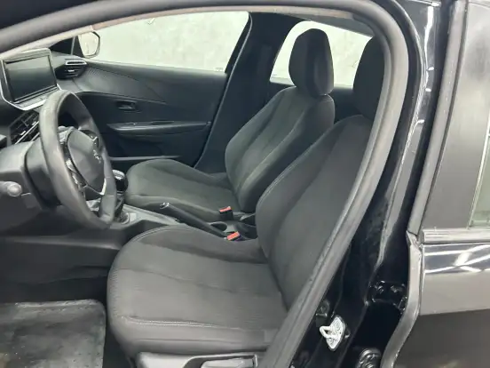 PEUGEOT-208-2022