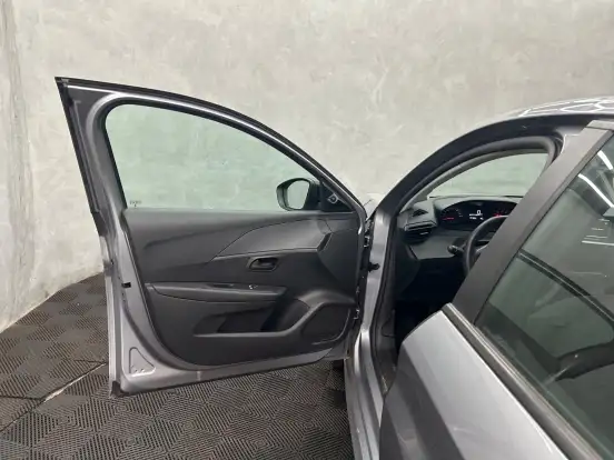 PEUGEOT-208-2023