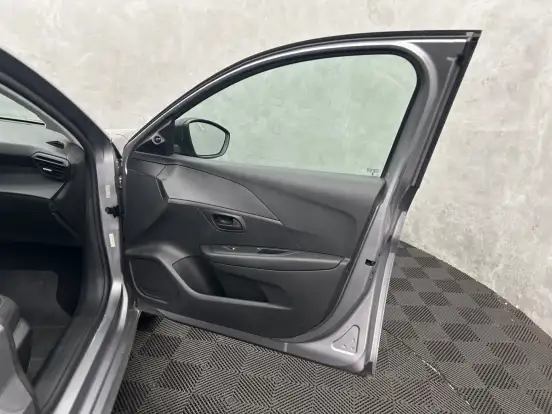 PEUGEOT-208-2023