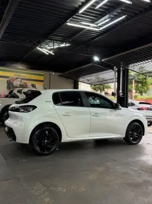 PEUGEOT-208-2023