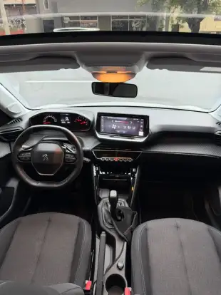 PEUGEOT-208-2023