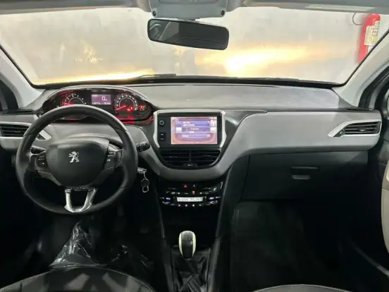 PEUGEOT-208-1.2 ALLURE 12V FLEX 4P MANUAL PEUGEOT-208-2017
