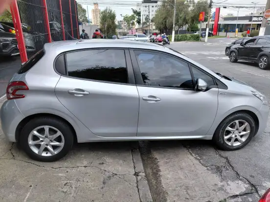 PEUGEOT-208-1.6 ALLURE 16V FLEX 4P AUTOMÁTICO PEUGEOT-208-2016