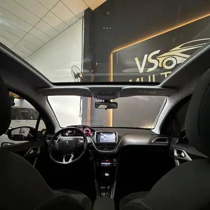 PEUGEOT-208-2015