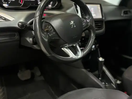 PEUGEOT-208-1.6 GRIFFE 16V FLEX 4P AUTOMÁTICO PEUGEOT-208-2015