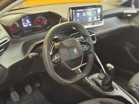 PEUGEOT-208-2022