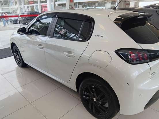 PEUGEOT-208-2022