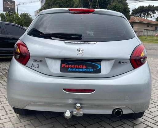 PEUGEOT-208-2018