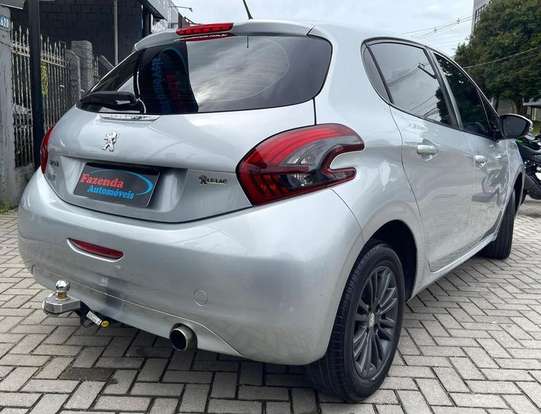 PEUGEOT-208-2018