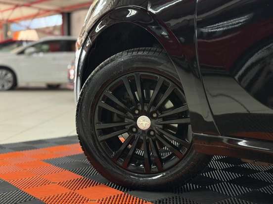 PEUGEOT-208-2016