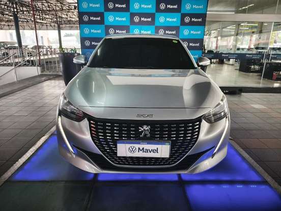 PEUGEOT-208-2021