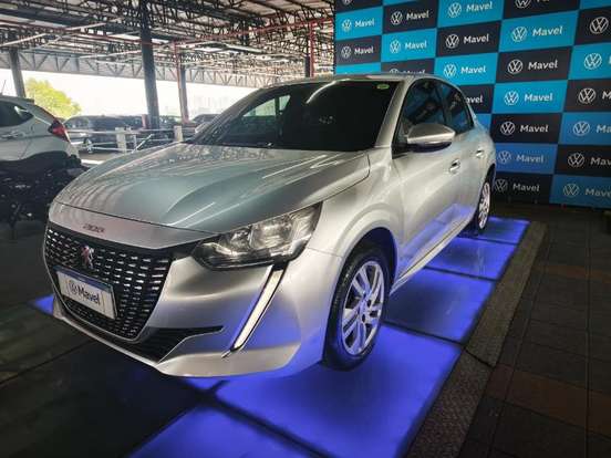 PEUGEOT-208-2021