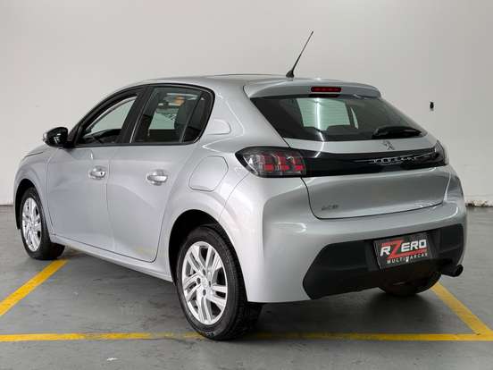 PEUGEOT-208-2021
