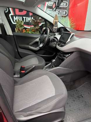 PEUGEOT-208-2017