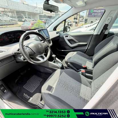 PEUGEOT-208-2017