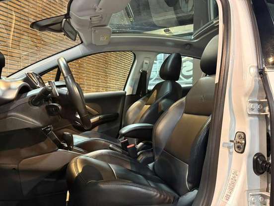 PEUGEOT-208-1.6 GRIFFE 16V FLEX 4P AUTOMÁTICO PEUGEOT-208-2016
