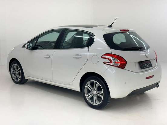 PEUGEOT-208-1.6 GRIFFE 16V FLEX 4P AUTOMÁTICO PEUGEOT-208-2013