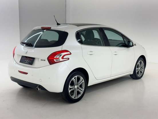 PEUGEOT-208-2013
