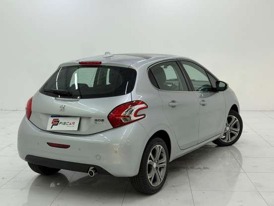 PEUGEOT-208-2015