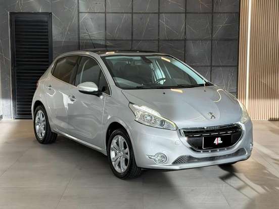 PEUGEOT-208-2015