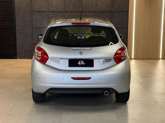 PEUGEOT-208-2015