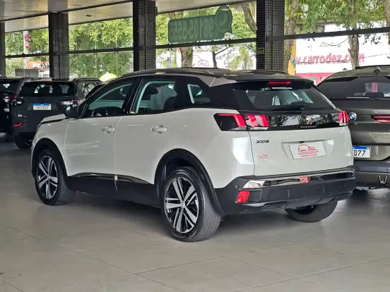 PEUGEOT-3008-2018