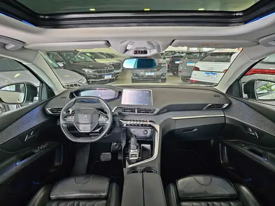 PEUGEOT-3008-2018