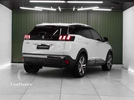PEUGEOT-3008-2018