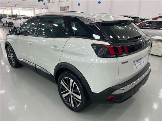 PEUGEOT-3008-2018