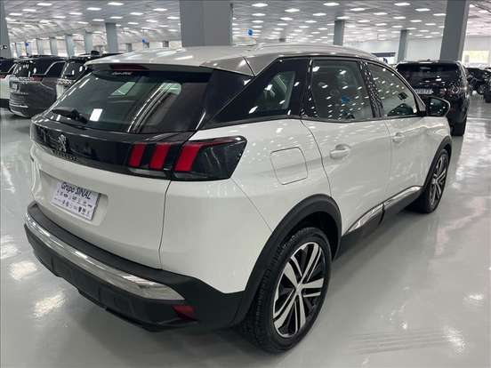 PEUGEOT-3008-2018