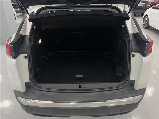 PEUGEOT-3008-2018