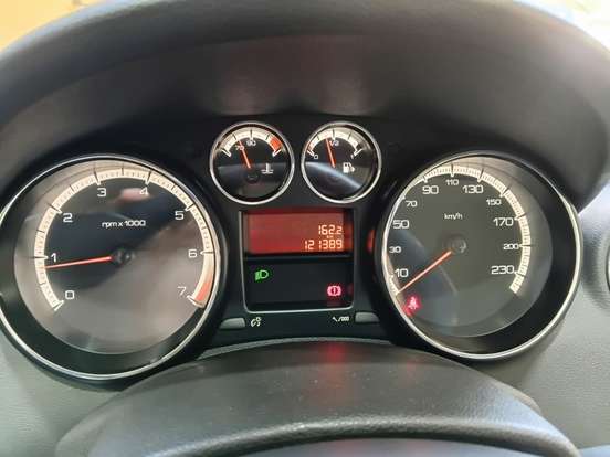 PEUGEOT-308-2014
