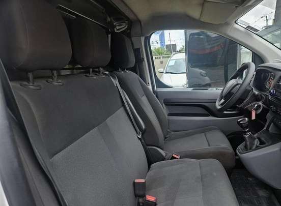 PEUGEOT-EXPERT-2022