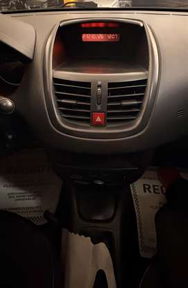PEUGEOT-207-2009