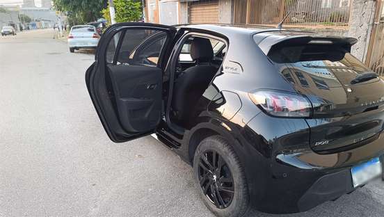 PEUGEOT-208-2022