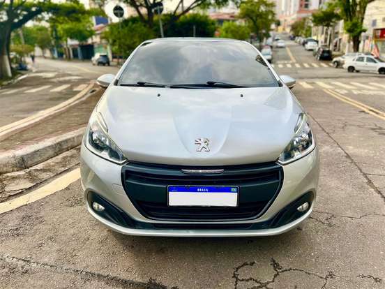 PEUGEOT-208-2019