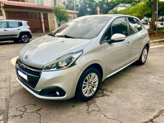 PEUGEOT-208-2019