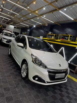 PEUGEOT-208-2017