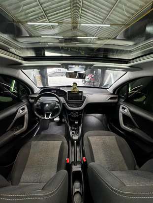 PEUGEOT-208-2017