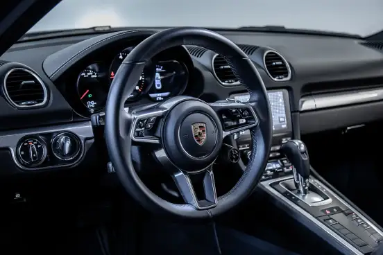 PORSCHE-718-2024