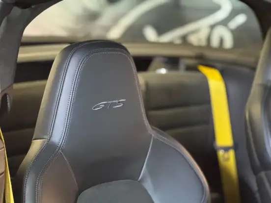 PORSCHE-911-2023