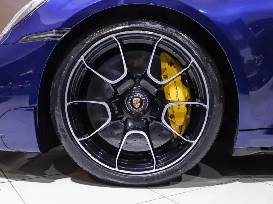 PORSCHE-911-2024