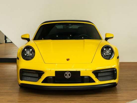PORSCHE-911-2023