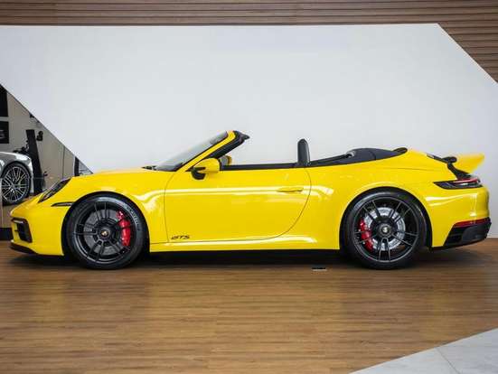 PORSCHE-911-2023