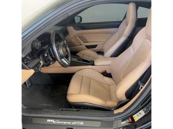 PORSCHE-911-2023
