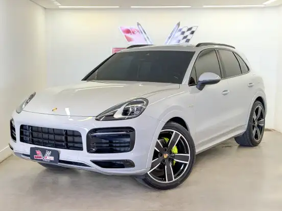 PORSCHE-CAYENNE-2020