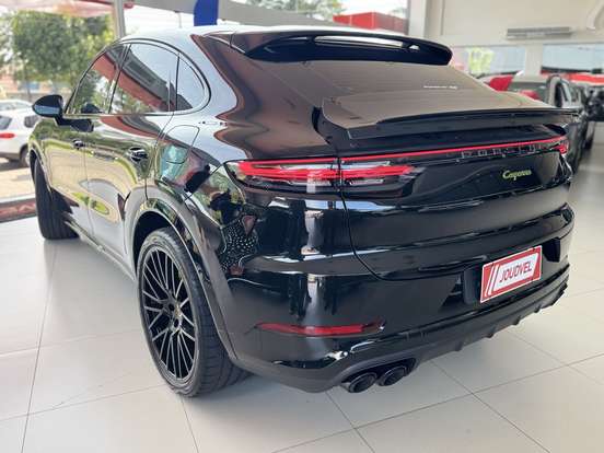 PORSCHE-CAYENNE-2022
