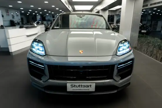 PORSCHE-CAYENNE-2023
