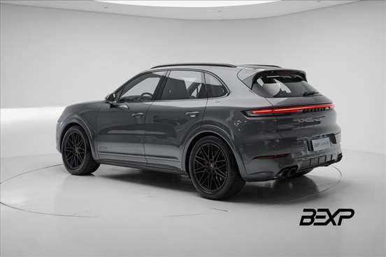 PORSCHE-CAYENNE-2025
