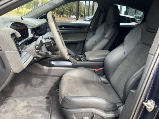 PORSCHE-CAYENNE-2025